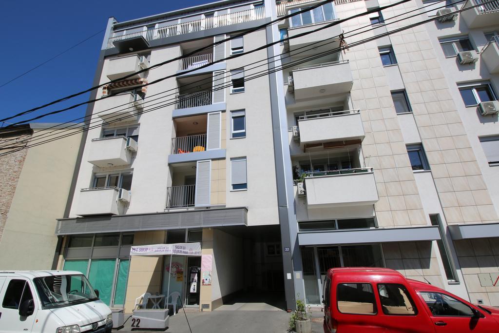 Shining Apartment Белград Екстериор снимка