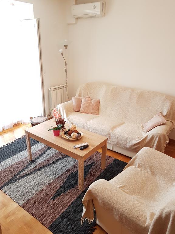 Shining Apartment Белград Екстериор снимка