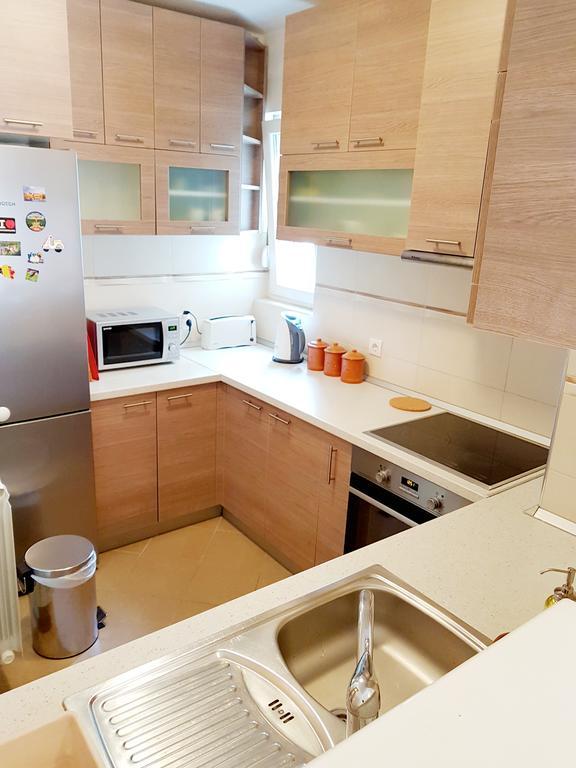 Shining Apartment Белград Екстериор снимка